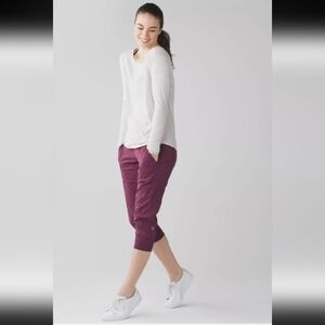 EUC Lululemon *dance studio look* In Flux Crop Pants Grape Purple Cropped Size 2